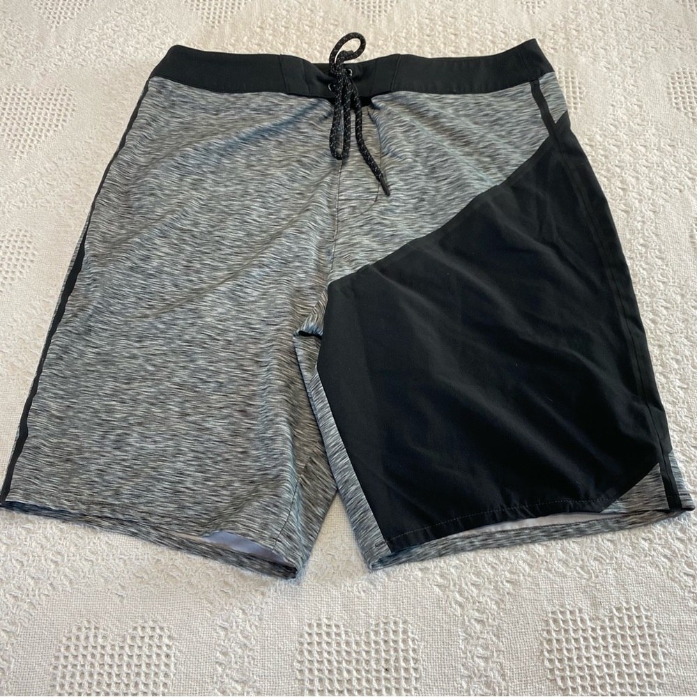 American Eagle Board Shorts (M)